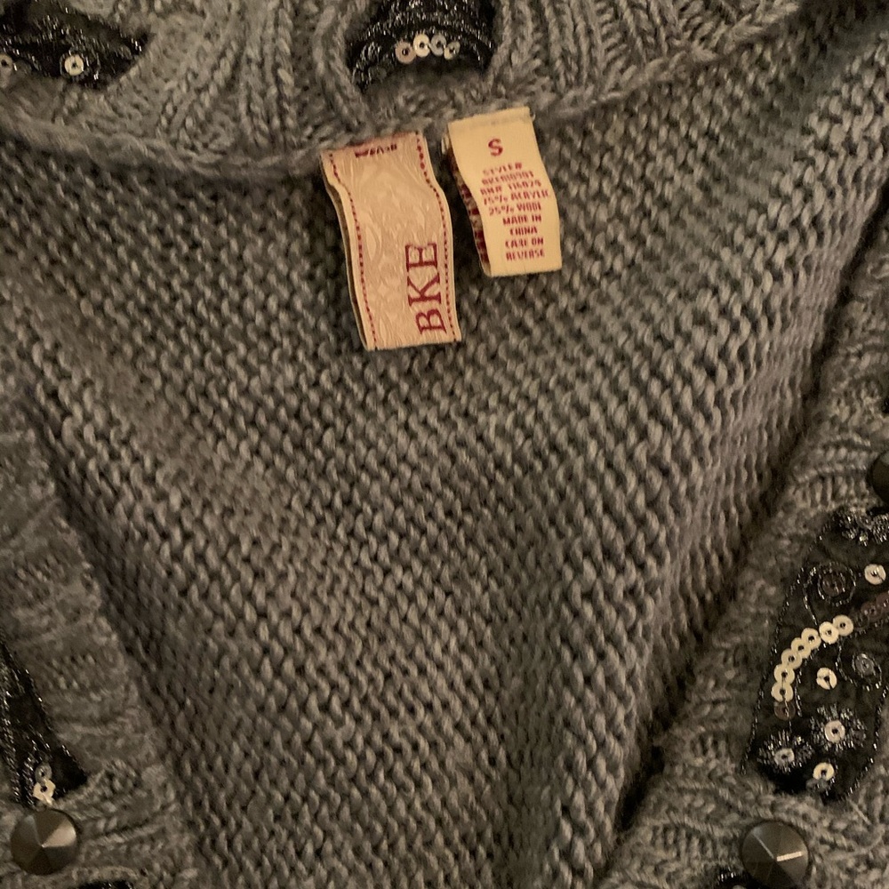 Sweater - Picture 3 of 3